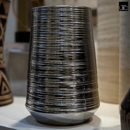 Elegant 45721 Vase for Modern Décor