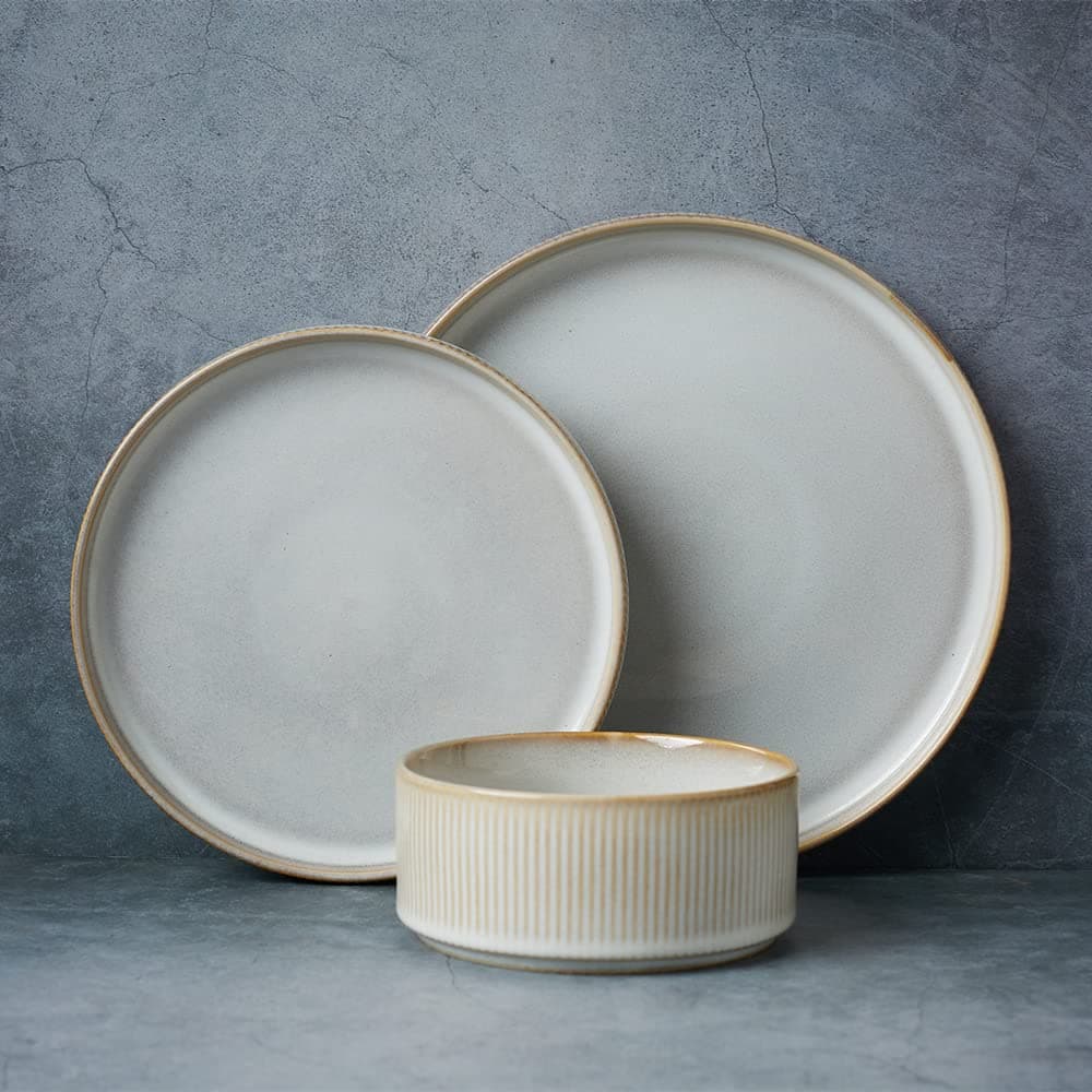 Famiware Cappuccino White Star Dinnerware Set, 12 Piece Chip-Resistant Kitchen Ware